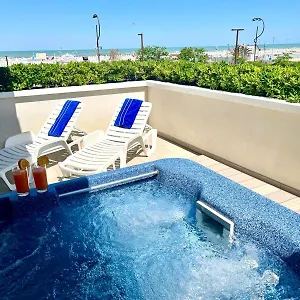 Club House Hotel